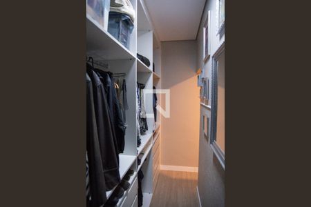 Casa à venda com 190m², 2 quartos e 4 vagasCloset - Quarto 2 - Suíte