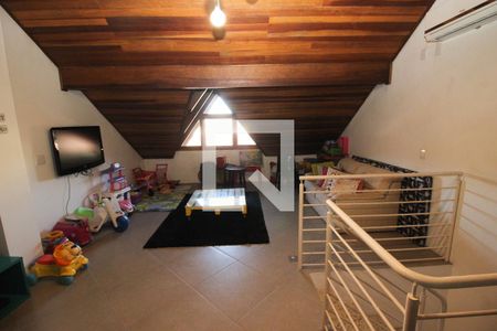 Casa de condomínio à venda com 137m², 3 quartos e 2 vagasSotão da Casa