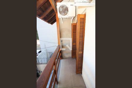 Casa de condomínio à venda com 137m², 3 quartos e 2 vagasSacada do Quarto Suíte