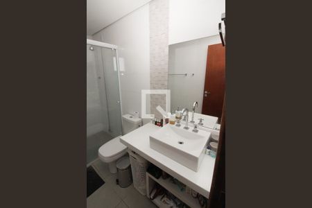 Casa de condomínio à venda com 137m², 3 quartos e 2 vagasBanheiro da Suíte