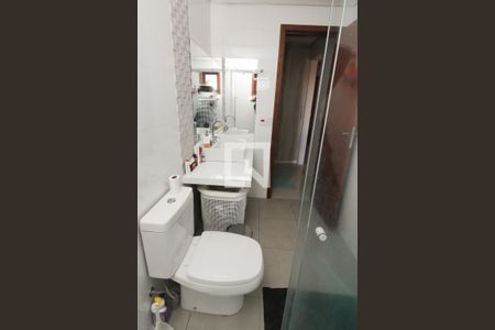 Casa de condomínio à venda com 137m², 3 quartos e 2 vagasBanheiro da Suíte