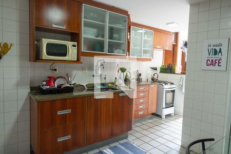 Apartamento à venda com 140m², 3 quartos e 2 vagasCozinha