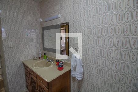 Casa para alugar com 130m², 3 quartos e 2 vagasBanheiro