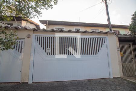 Casa para alugar com 130m², 3 quartos e 2 vagasFachada