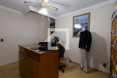 Casa de condomínio à venda com 550m², 4 quartos e 6 vagasEscritório