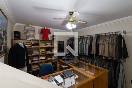 Casa de condomínio à venda com 550m², 4 quartos e 6 vagasEscritório