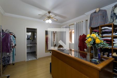 Casa de condomínio à venda com 550m², 4 quartos e 6 vagasEscritório