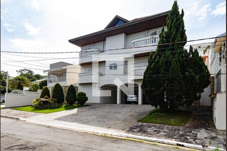 Casa de condomínio à venda com 550m², 4 quartos e 6 vagasFachada