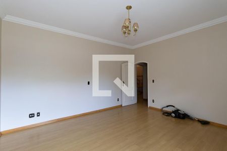 Casa de condomínio à venda com 550m², 4 quartos e 6 vagasQuarto