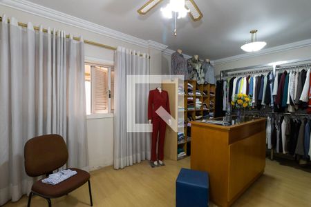 Casa de condomínio à venda com 550m², 4 quartos e 6 vagasEscritório