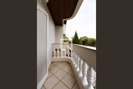 Casa de condomínio à venda com 550m², 4 quartos e 6 vagasSacada