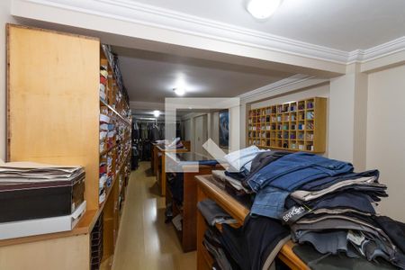 Casa de condomínio à venda com 550m², 4 quartos e 6 vagasEscritório