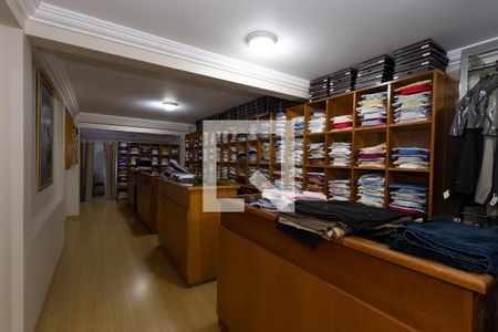 Casa de condomínio à venda com 550m², 4 quartos e 6 vagasEscritório