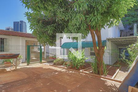 Casa para alugar com 300m², 4 quartos e 3 vagasQuintal