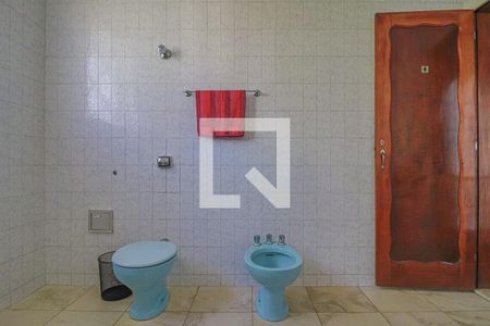 Casa para alugar com 300m², 4 quartos e 3 vagasBanheiro 1