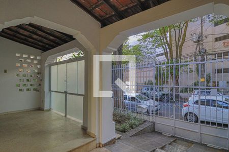 Casa para alugar com 300m², 4 quartos e 3 vagasFachada