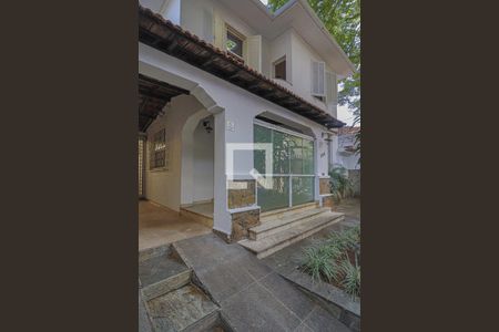 Casa para alugar com 300m², 4 quartos e 3 vagasFachada