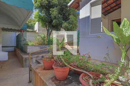 Casa para alugar com 300m², 4 quartos e 3 vagasQuintal