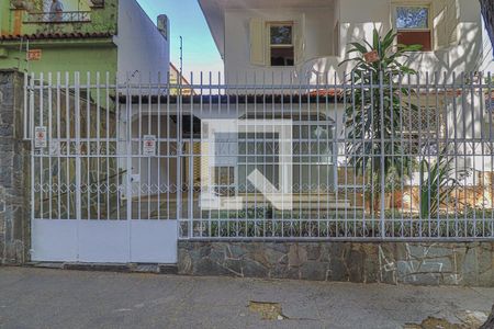 Casa para alugar com 300m², 4 quartos e 3 vagasFachada