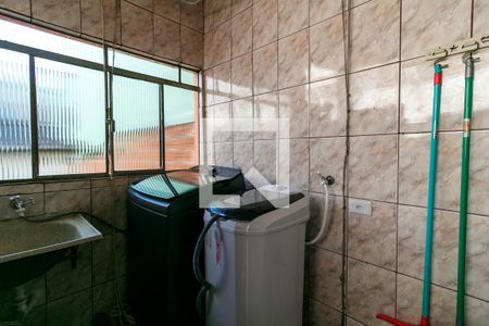 Casa à venda com 180m², 3 quartos e 1 vagaÁrea de Serviço