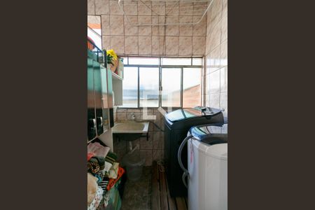 Casa à venda com 180m², 3 quartos e 1 vagaÁrea de Serviço