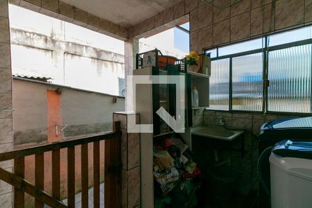 Casa à venda com 180m², 3 quartos e 1 vagaÁrea de Serviço