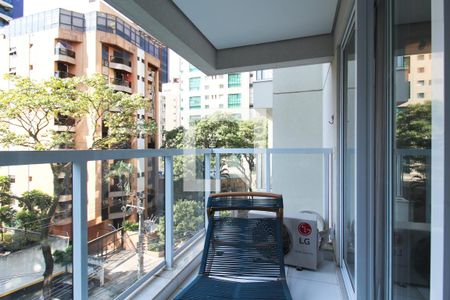 Varanda  de apartamento para alugar com 1 quarto, 49m² em Jardim Europa, São Paulo