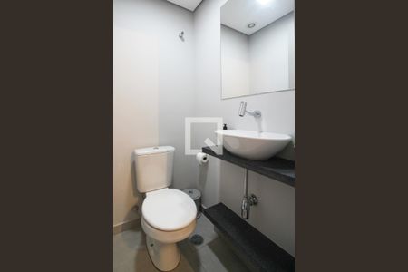 Lavabo  de apartamento para alugar com 1 quarto, 49m² em Jardim Europa, São Paulo