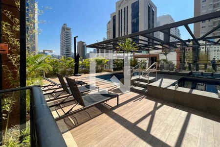 Studio para alugar com 40m², 1 quarto e 1 vaga Studio para alugar com 40m², 1 quarto e 1 vagaÁrea comum - Piscina