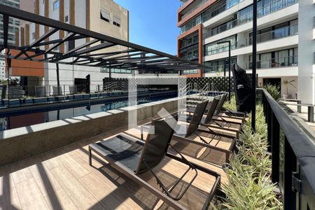 Studio para alugar com 40m², 1 quarto e 1 vaga Studio para alugar com 40m², 1 quarto e 1 vagaÁrea comum - Piscina