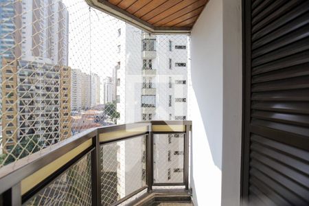 Apartamento à venda com 211m², 3 quartos e 3 vagas Apartamento à venda com 211m², 3 quartos e 3 vagasSacada da suíte