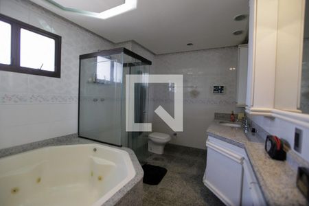 Apartamento à venda com 211m², 3 quartos e 3 vagas Apartamento à venda com 211m², 3 quartos e 3 vagasBanheiro da Suíte 3