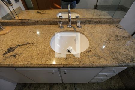 Apartamento à venda com 211m², 3 quartos e 3 vagas Apartamento à venda com 211m², 3 quartos e 3 vagasBanheiro da Suíte 1