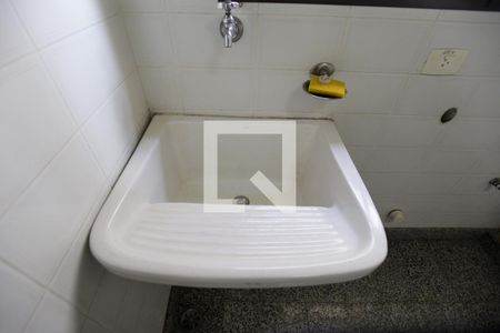 Apartamento à venda com 211m², 3 quartos e 3 vagas Apartamento à venda com 211m², 3 quartos e 3 vagasÁrea de Serviço