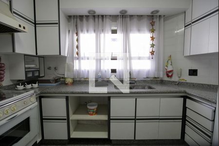 Apartamento à venda com 211m², 3 quartos e 3 vagas Apartamento à venda com 211m², 3 quartos e 3 vagasCozinha