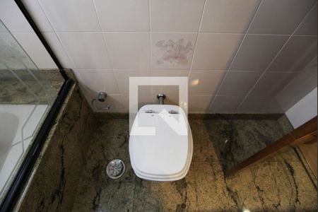 Apartamento à venda com 211m², 3 quartos e 3 vagas Apartamento à venda com 211m², 3 quartos e 3 vagasBanheiro da Suíte 1