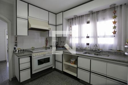Apartamento à venda com 211m², 3 quartos e 3 vagas Apartamento à venda com 211m², 3 quartos e 3 vagasCozinha