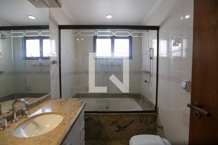 Apartamento à venda com 211m², 3 quartos e 3 vagas Apartamento à venda com 211m², 3 quartos e 3 vagasBanheiro da Suíte 1