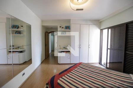 Apartamento à venda com 211m², 3 quartos e 3 vagas Apartamento à venda com 211m², 3 quartos e 3 vagasSuíte 3
