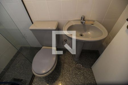 Apartamento à venda com 211m², 3 quartos e 3 vagas Apartamento à venda com 211m², 3 quartos e 3 vagasBanheiro de Serviço
