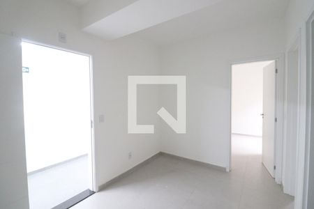 Sala/Cozinha de apartamento para alugar com 2 quartos, 39m² em Parada Inglesa, São Paulo