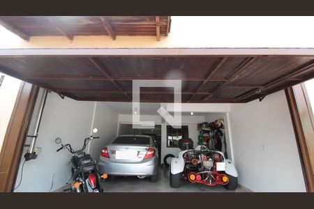 Casa à venda com 364m², 6 quartos e 4 vagas Casa à venda com 364m², 6 quartos e 4 vagasGaragem