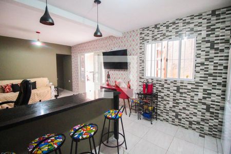 Casa à venda com 136m², 3 quartos e 2 vagas Casa à venda com 136m², 3 quartos e 2 vagasCozinha