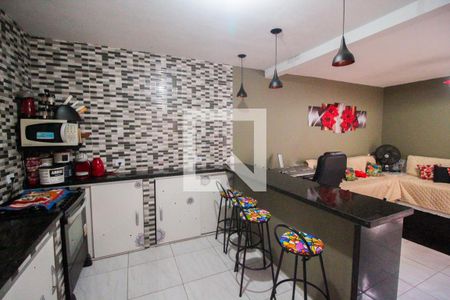 Casa à venda com 136m², 3 quartos e 2 vagas Casa à venda com 136m², 3 quartos e 2 vagasCozinha