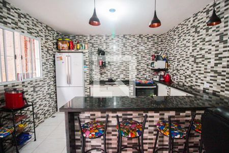 Casa à venda com 136m², 3 quartos e 2 vagas Casa à venda com 136m², 3 quartos e 2 vagasCozinha