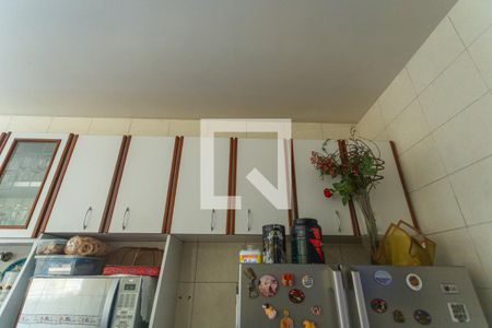 Casa à venda com 720m², 4 quartos e 4 vagas Casa à venda com 720m², 4 quartos e 4 vagasArmário da Cozinha