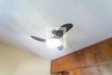 Casa à venda com 720m², 4 quartos e 4 vagas Casa à venda com 720m², 4 quartos e 4 vagasVentilador do Quarto 3