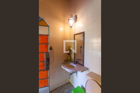 Casa à venda com 720m², 4 quartos e 4 vagas Casa à venda com 720m², 4 quartos e 4 vagasBanheiro da Área da Churrasqueira