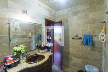 Casa à venda com 720m², 4 quartos e 4 vagas Casa à venda com 720m², 4 quartos e 4 vagasBanheiro da Suíte