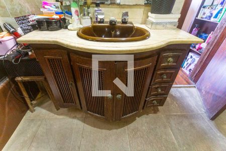 Casa à venda com 720m², 4 quartos e 4 vagas Casa à venda com 720m², 4 quartos e 4 vagasArmário do Banheiro da Suíte